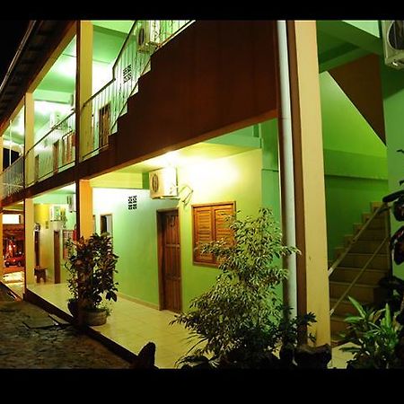 ホテルResidencial Los Rios プエルト・イグアス エクステリア 写真